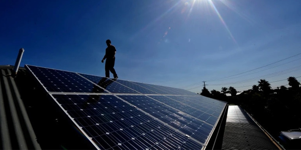 how long do solar panels last in australia